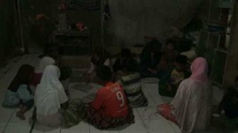 Anak-anak Tetap Mengaji Meski Kampung Jampang Kerap Dihantui Tanah Bergerak