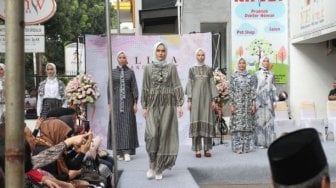 Ini Tiga Warna Hijab yang Harus Dimiliki Perempuan Berhijab, Kata Desainer