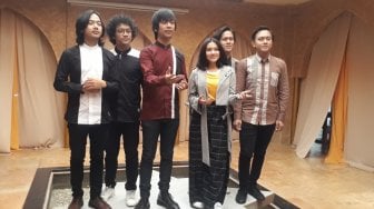 Cari Inspirasi Lagu Doa, Rian D'Masiv Nongkrong 6 Jam di Blok M