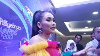 Sering Dihujat, Ayu Ting Ting Minta Fans Tak Serang Baik Haters