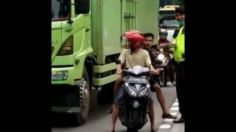 Viral Video Warga Rekam Polisi yang Diduga Lakukan Pungli di Kelapa Gading