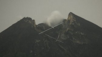 Gunung Merapi Semburkan Dua Kali Awan Panas Guguran Pagi Tadi