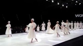 Konsep Balerina Karya  Barli Asmara Curi Perhatian di IFW 2019