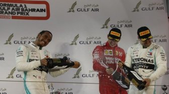 Hasil GP Bahrain: Hamilton Juara, Charles Leclerc Alami Kendala Mesin