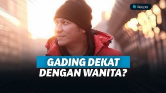 Gading Marten Dikabarkan Dekat dengan Wanita. Saingi Mantan? 