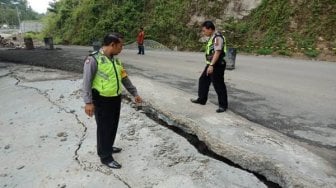 Jalan Amblas, Kendaraan Berat Dilarang Melintas Jalan Ponorogo-Pacitan