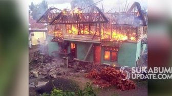 Ponpes di Kampung Ciparay Ludes Terbakar, Santri Dievakuasi ke Rumah Warga