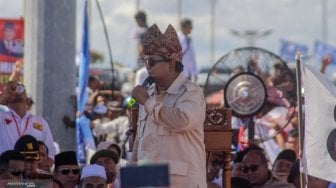 Kampanye di Padang, Prabowo Janji Turunkan Harga Listrik dalam 100 Hari