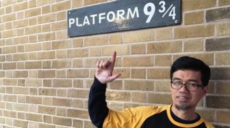 PKS Foto di Pintu Masuk Hogwarts Dicibir, Tifatul Sembiring Marahi Warganet