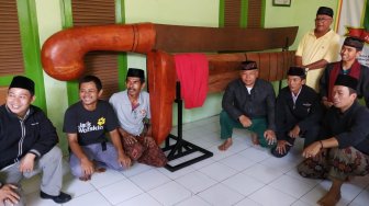 Menengok Golok Terbesar Se-Depok Buah Karya Mat Roji