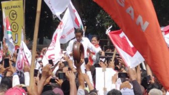 Kampanye Ajak Istri, Jokowi Targetkan Menang 80 Persen di Banyumas