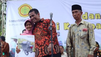 Panen Padi di Indramayu, Mentan Minta Bulog Serap Gabah Secara Cepat