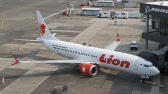 Mengkhawatirkan! Kaca Kokpit Lion Air Retak Saat Transit di India