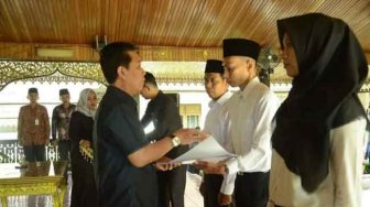 Bupati Batanghari Lantik dan Serahkan SK CPNS Sebanyak 243 Orang