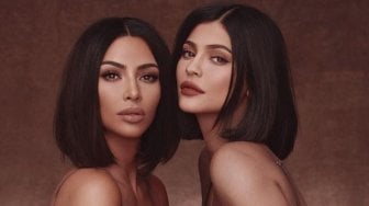 Kylie Jenner dan Kim Kardashian Kolaborasi Bikin Parfum