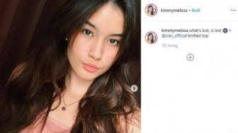 Nih 5 Gaya Liburan Kimmy Melissa yang Dekat dengan Stuart Collin