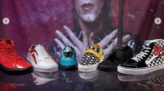 Vans Rilis Koleksi Bertema David Bowie