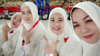 Lihat Pertemuan Prabowo - Ustaz Abdul Somad, Mulan Jameela Menangis