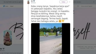 Bangga Sang Ayah Jualan Es Doger, Gadis Ini Bikin Warganet Terharu