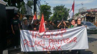 Dituduh Sebar Hoaks Ratna Sarumpaet, Pendemo Minta Fadli Zon Diadili