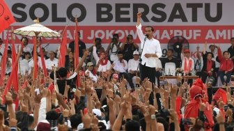 Jokowi Akhirnya Bicara soal Klaim Kemenangan Prabowo dan People Power