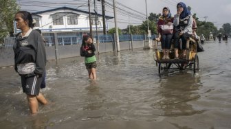 Hujan Deras di Bandung, Jalan Dayeuhkolot - Baleendah Terputus