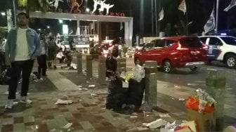 Sampah Berserakan Setelah Kampanye Jokowi - Maruf Amin di GBK