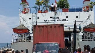 Penuh Rintangan, Cerita Pengiriman Logistik Pemilu di Karimunjawa