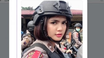 Vani Simbolon, Sosok Polwan yang Fotonya Viral Jelang Pencoblosan