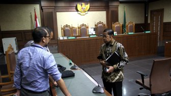 Sidang Vonis Idrus Marham Ditunda