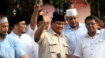 Kalah di Hitung Cepat, Prabowo Tetap Tenang di Hadapan Pendukung