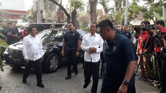 Jokowi dan Ma'ruf Amin Tertawa Mendengar Sandiaga Sakit Cegukan