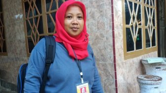 Emak Kasmawati Kerja 24 Jam Awasi Pemilu, Honor Kecil sampai Telat Sarapan
