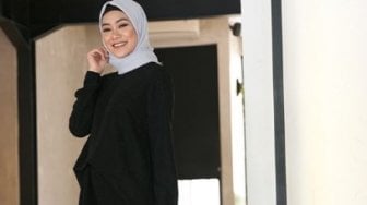 5 Tips Memilih Tunik Lebaran Agar Terlihat Jenjang