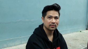 Erick Iskandar Disebut Pro saat Gendong, Ekspresi Bayinya Lucu Abis