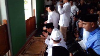 Al Khathath Sebut Presiden, Prabowo Sujud Syukur di Masjid Al-Azhar