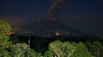 Penampakan Erupsi Gunung Agung