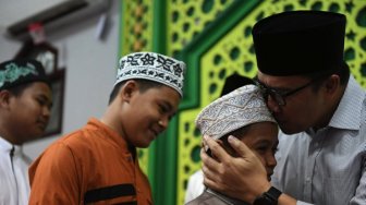 Menpora Minta Doa Anak Yatim Piatu untuk Indonesia Damai