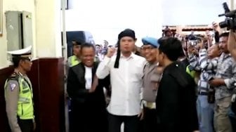 Usai Jalani Sidang, Ahmad Dhani Teriak Prabowo Menang