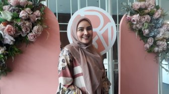 Ria Miranda Jawab Kebutuhan Busana Muslim Bagi Ibu Muda