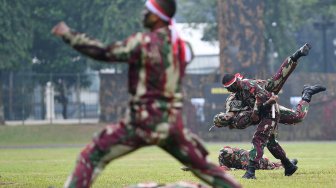 Peringatan HUT Ke-67 Kopassus di Mako Kopassus, Cijantung, Jakarta Timur, Rabu (24/4). [ANTARA FOTO/Sigid Kurniawan]
