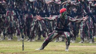 Peringatan HUT Ke-67 Kopassus di Mako Kopassus, Cijantung, Jakarta Timur, Rabu (24/4). [ANTARA FOTO/Sigid Kurniawan]
