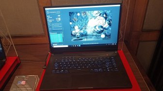 Asus Kawinkan AMD dan NVIDIA pada Dua Laptop Gaming Ini