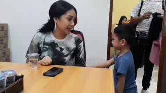 Kunjungi Suara.com, Tingkah Rafathar Bikin Tertawa Artis Roh Fasik