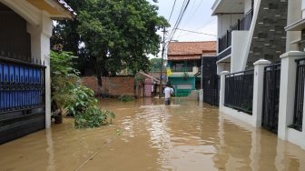 Jakarta Banjir, Kemensos Bangun 11 Dapur Umum dan Terjunkan 218 Tagana