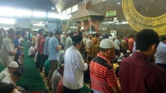 Doakan 39 Petugas Pemilu Wafat, Warga Semarang Gelar Salat Gaib