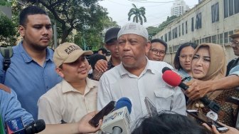 Ganggu, Massa Kivlan Zein dan Eggi Sudjana di Bawaslu Dibubarkan Polisi