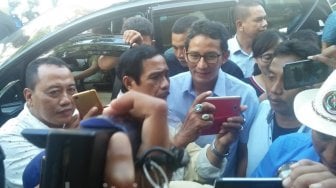 Pantau Rekapitulasi Suara di Surabaya, Sandiaga: Proses di Sini Jurdil