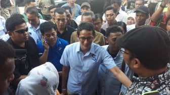 Cawapres Sandiaga Uno Pantau Rekapitulasi Suara di Surabaya