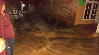 Tanggul Jebol, Ratusan Hektare Sawah di Pinrang Terendam Banjir